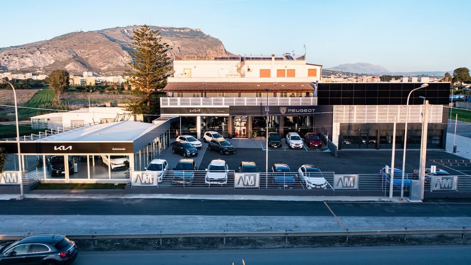 Automondo Trapani, officina Partner ItalianaABS.com, Concessionaria Kia, Peugeot, LeapMotor, Focaccia Group. Auto nuove, officina e noleggio breve e lungo termine. Usato Garantito Spoticar. Concessionaria CF Moto e Kymco.