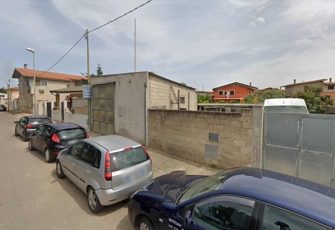 Vista esterna dell'Officina Gai Roberto di Samassi, Officina Partner ItalianaABS nel Sud Sardegna. Centro specializzato in diagnosi elettronica avanzata, meccatronica, elaborazioni centraline e assistenza multimarca per automobili moderne.